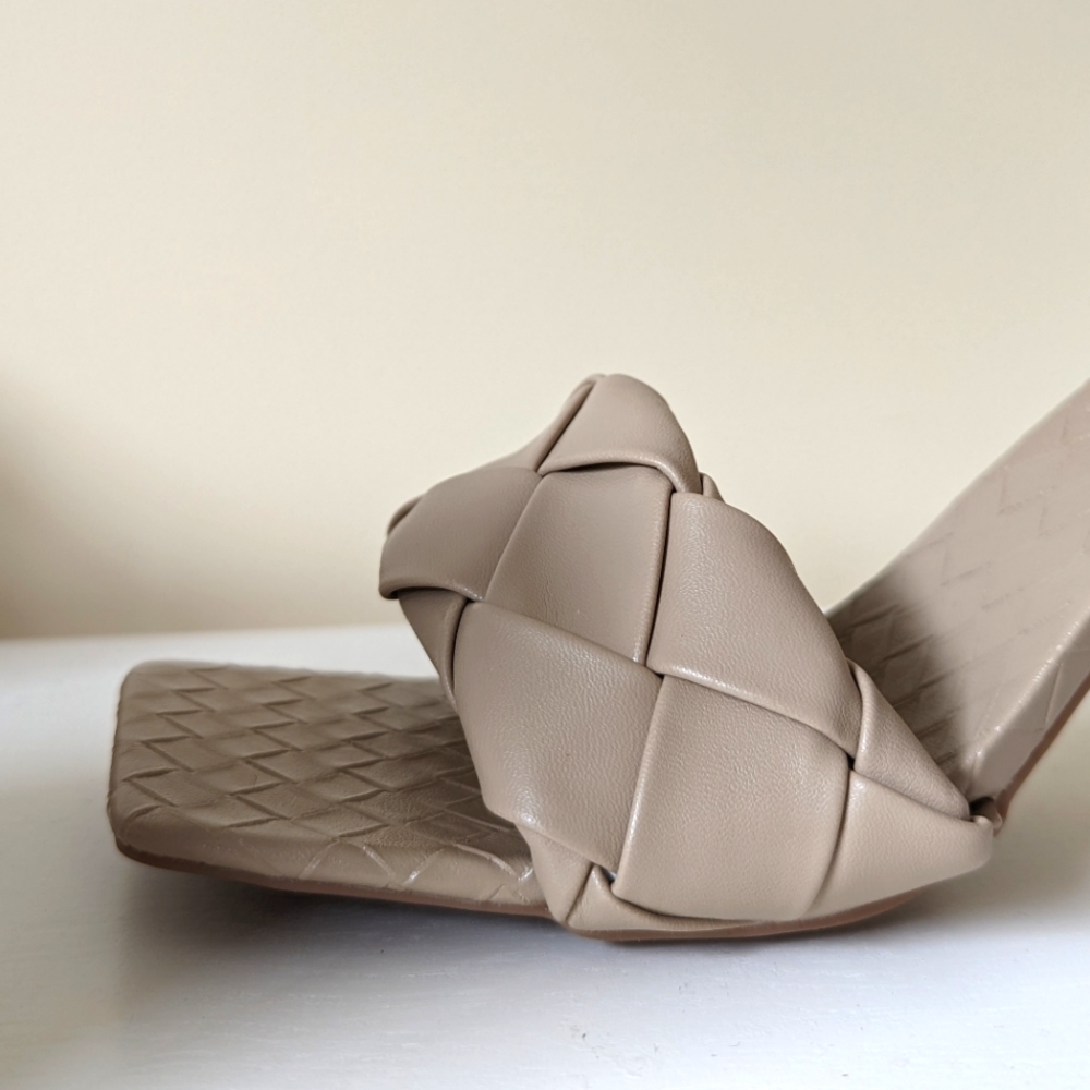 Braided high heels slides